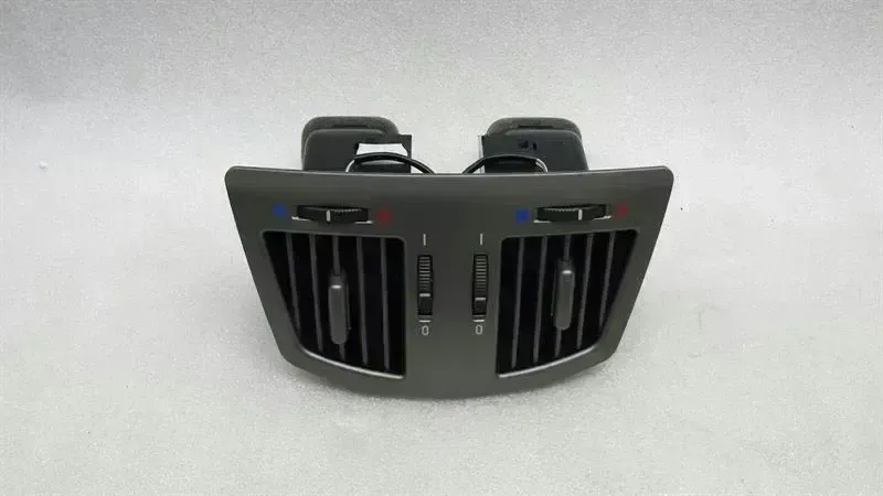 BMW 7 (E65 / E66 / E67 / E68) BMW 7 series E65 rear air vent 64227002395 rear ventilation nozzle Body type: Saloon
Fuel: Petrol