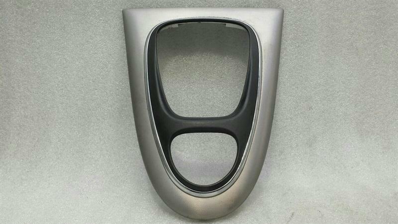 Jaguar XJ Gear selector Surround Jaguar XJ6 X350 Gear Selector Surround 2W93-F04...