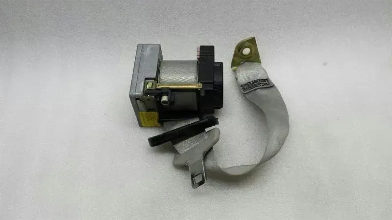 Mercedes-Benz A (W168) Mercedes S Class W220 rear seat belt A2208607785 seat belt tensioner HL Body type: Saloon
Fuel: Diesel