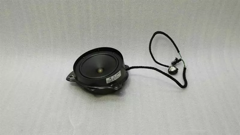 Mercedes-Benz A (W169) Mercedes S-Class W220 Speaker A2208200902 Loudspeakers Bose Body type: Saloon
Fuel: Petrol