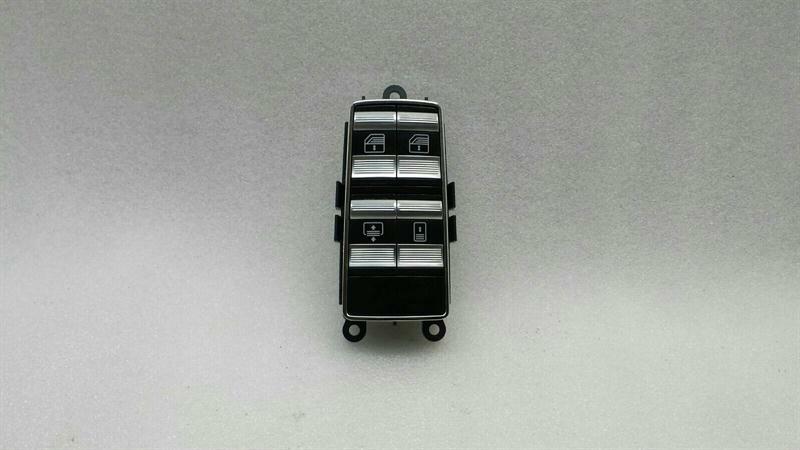 Mercedes-Benz A (W169) Mercedes S-Class W221 switch window regulator rear A2218214551 window switch Body type: Saloon
Fuel: Petrol