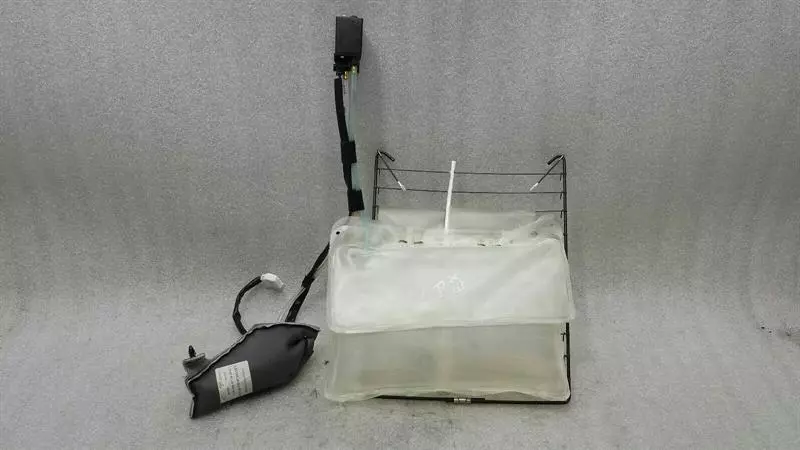 Jaguar XJ Jaguar XJ X358 Right Seat Lumbar Support L0016487AA Lumbar Support Seat Right Body type: Saloon
Fuel: Petrol