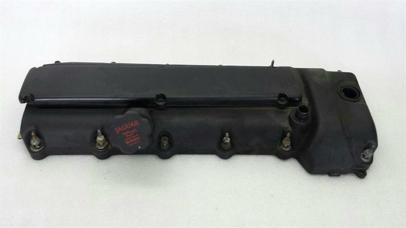 Jaguar XJ 2009-2019 Jaguar XJ X350 X358 left camshaft cover AJ86873 camshaft cover left AJ8