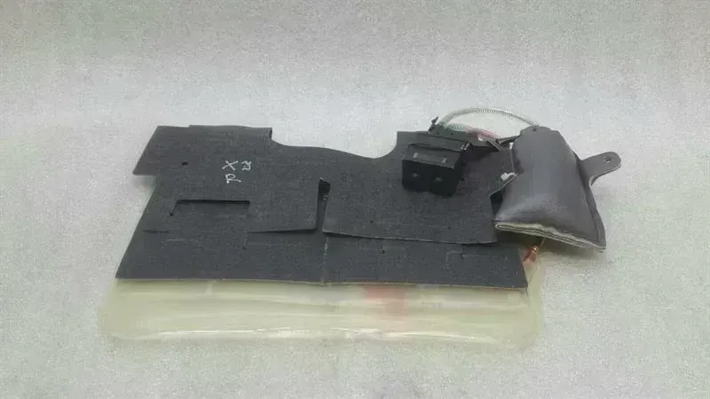 Jaguar XJ JAGUAR X350 X358 XJ Right Lumbar Support 7W93-F610186-BA Lumbar Support Right Body type: Saloon
Fuel: Petrol