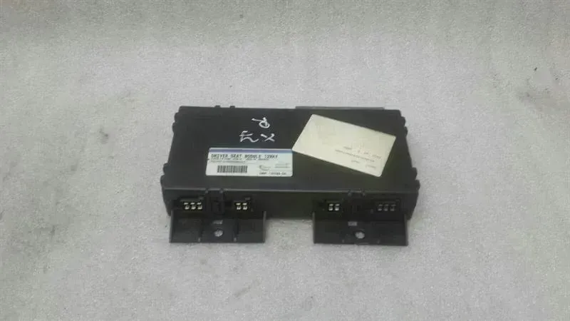 Jaguar XJ Jaguar XJ X350 X358 driver seat module 2W9F-13C789-CH seat control unit Body type: Saloon
Fuel: Petrol