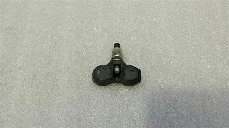 BMW Z4 (E85 / E86) BMW Z4 E85 E86 Tyre Pressure Sensor 053220700802 Tyre Pressure Sensor Body type: Convertible
Fuel: Petrol