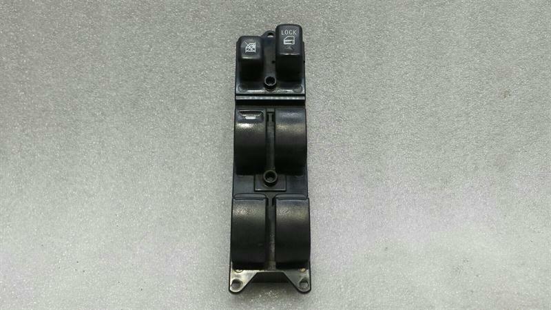 Mitsubishi Lancer Mitsubishi Lancer X Main Window Switch 8608A068 Power Window Switch Body type: Saloon
Fuel: Petrol