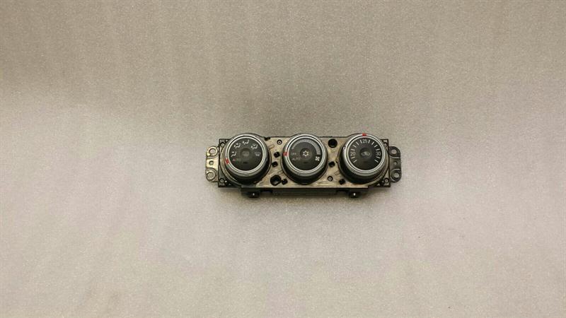 Mitsubishi Lancer MITSUBISHI Lancer X Car Climate Control 7820A072XC Climate Control Panel Body type: Saloon
Fuel: Petrol