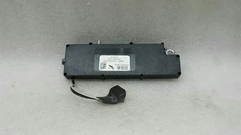 Jaguar S-Type Jaguar S-type antenna amplifier booster 2R83-18C847-AC antenna amplifier