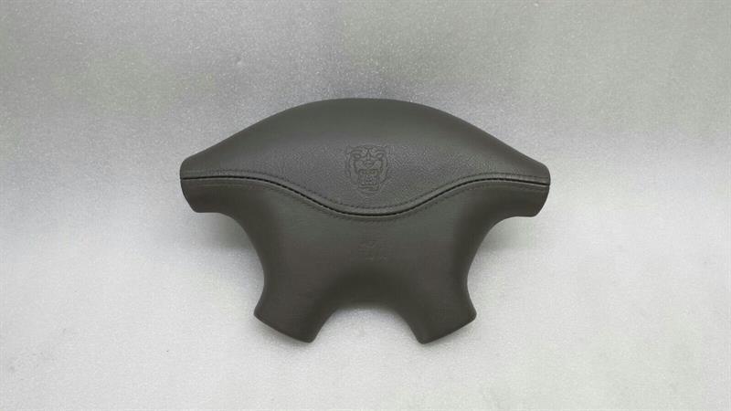 Jaguar S-Type Подушка безопасности в руле Jaguar S-Type XR825748AEK 99-02

Part codes: XR...