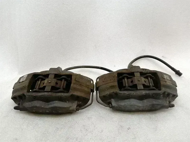 Tesla Model S Tesla Model S 90D rear brake caliper set 1042641-00-C brake caliper rear set Body type: Hatchback
Fuel: ELECTRIC