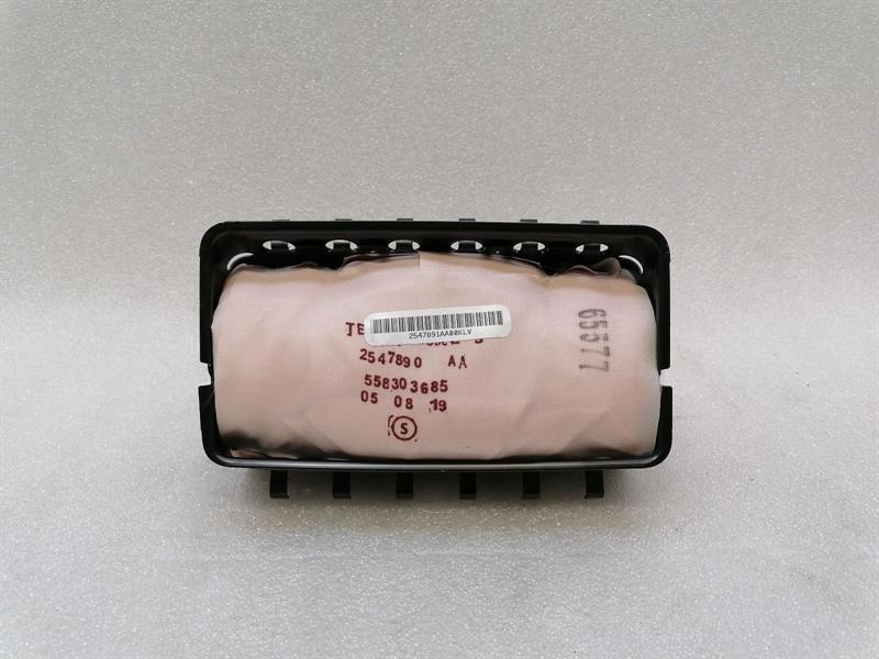 Tesla Model S Airbag (passengers side) Tesla Model S 90D Module 1463363-99-B Module

P...