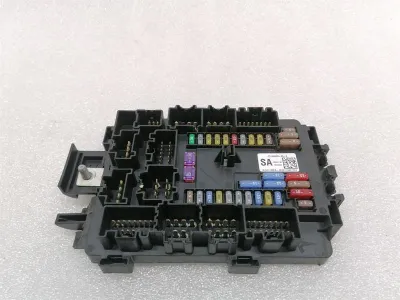 Блок предохранителей Tesla Model S 90D 1034409-00-A