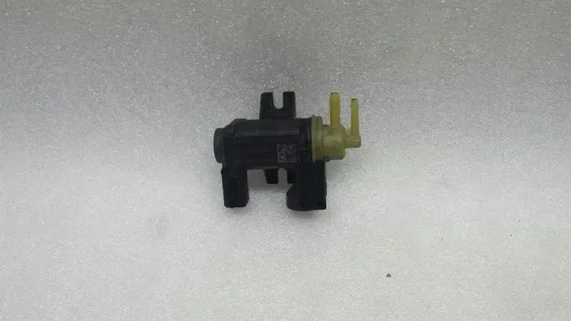 Audi Q5 (8R) Audi Q5 8R Vacuum Pump 8K0906627 Vacuum Pump Pressure Converter Body type: SUV
Fuel: Diesel