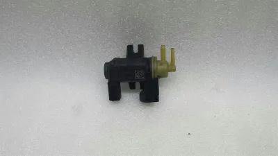 Audi Q5 8R Vakuumpumpe 8K0906627 Unterdruckpumpe Druckwandler