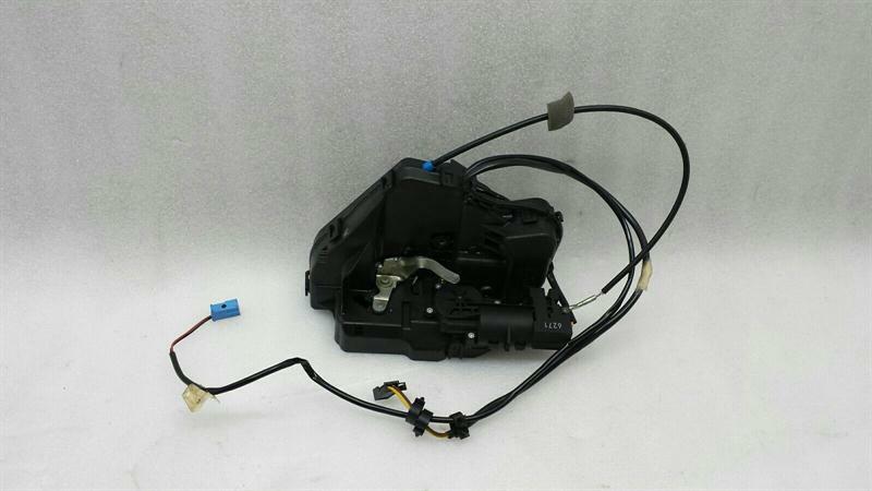 Mercedes-Benz CLS (C219) Mercedes CLS W219 door lock rear right A2197300835 door lock keyless go Body type: Saloon
Fuel: Petrol