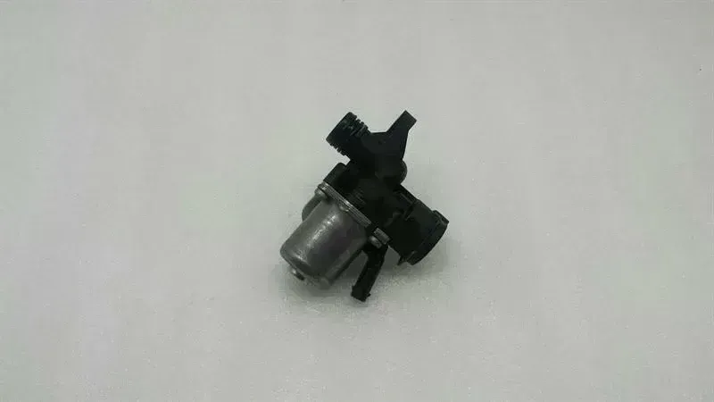Mercedes-Benz CLS (C219) Mercedes CLS W219 heating valve duo valve A2722000031 heater valve Body type: Saloon
Fuel: Petrol
