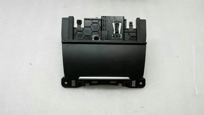 Audi Q5 (8R) Audi Q5 8R Ashtray 8K0857951 Ashtray Body type: SUV
Fuel: Diesel