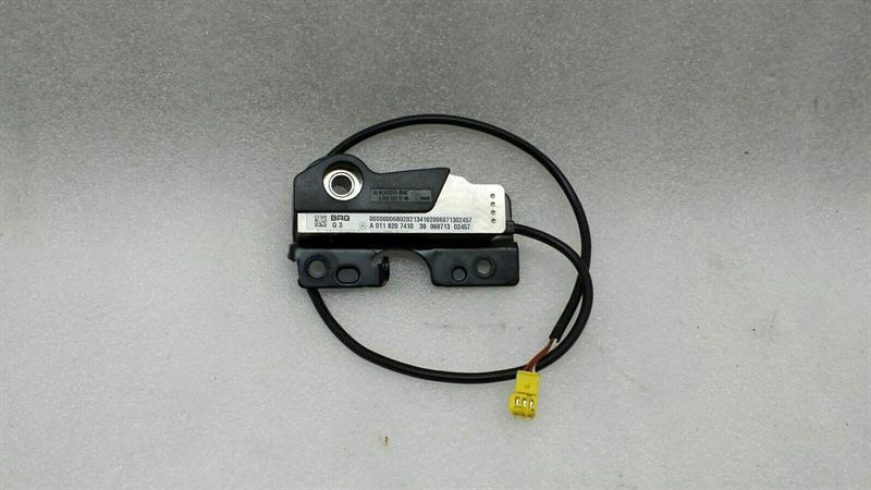 Mercedes-Benz CLS (C219) Mercedes CLS W219 seat adjustment sensor A0118207410 seat weight sensor Body type: Saloon
Fuel: Petrol