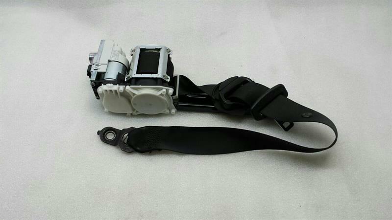 Mercedes-Benz A (W169) Mercedes GL front right seat belt A2518603086 seat belt belt front right Body type: SUV
Fuel: Petrol