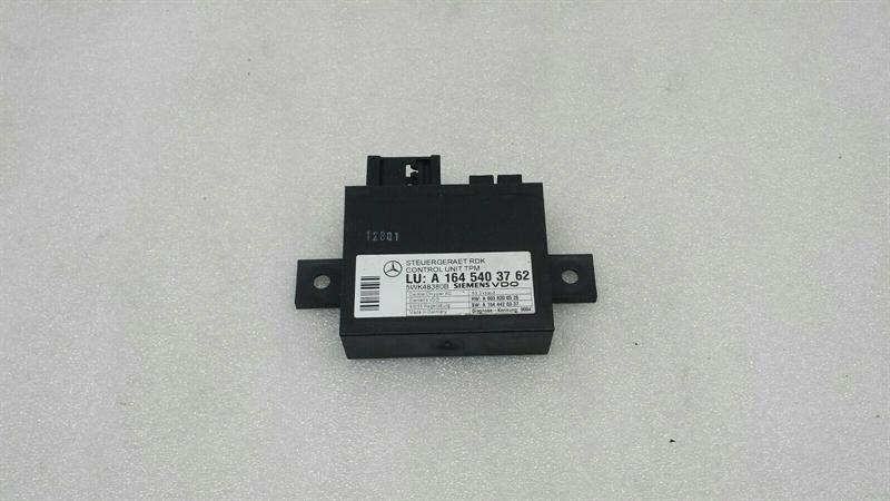 Mercedes-Benz CLS (C219) Mercedes CLS W219 tyre pressure module A1645403762 tire pressure control unit RDK Body type: Saloon
Fuel: Petrol