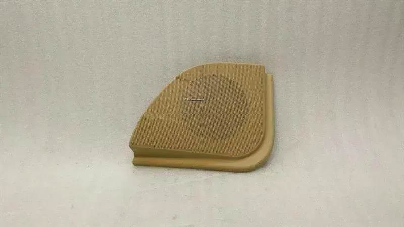 Mercedes-Benz CLS (C219) Mercedes CLS W219 Harman Cardon Speaker Cover Left A2197270388 Cover Body type: Saloon
Fuel: Petrol