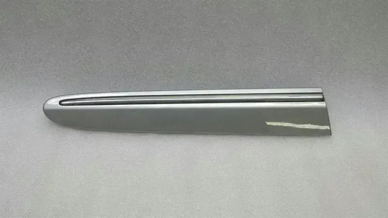 Mercedes-Benz CLK (W209) Mercedes CLK W209 RRH Body Moulding A2096902662 Bar Rear Right Body type: Coupe
Fuel: Unknown
