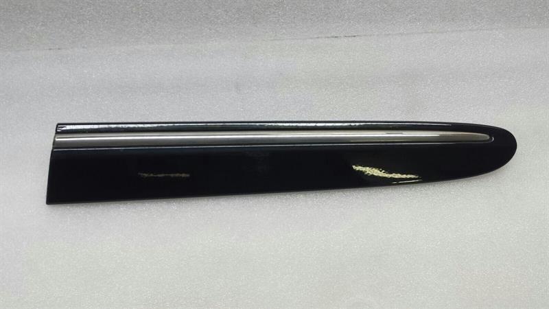 Mercedes-Benz CLK (W209) Mercedes CLK W209 RLH wing trim A2096902562 molding fender rear left Body type: Coupe
Fuel: Unknown