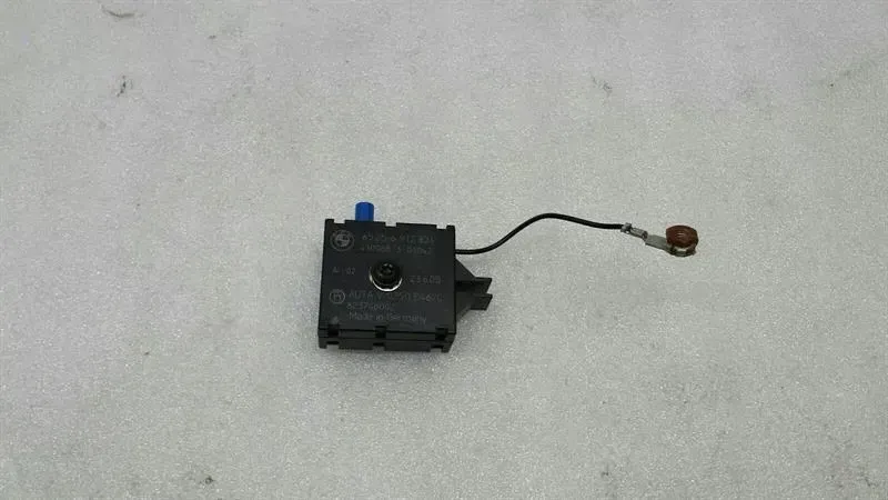 BMW 3 (E46) BMW 3 series E46 aerial antenna 65256912824 antenna amplifier vet amplifier