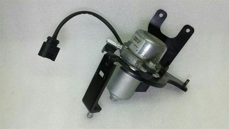 BMW 5 (E60 / E61) BMW 5 Series E61 E60 M5 Vacuum Pump 6769029 Vacuum Pump S85 V10 E63 M6