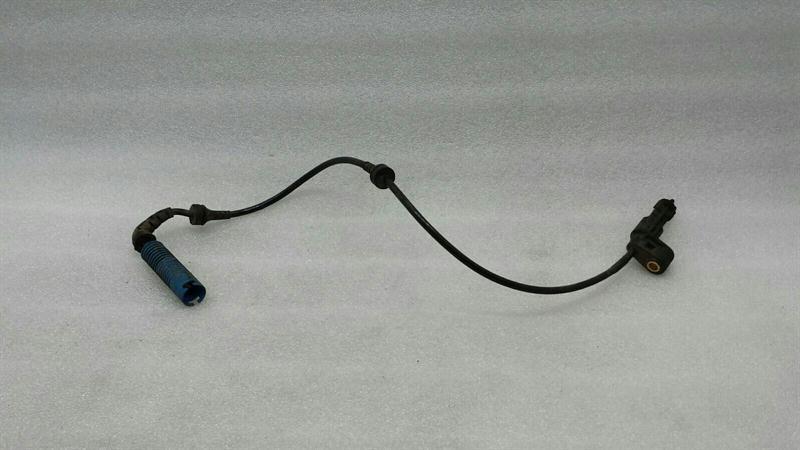 BMW Z4 (E85 / E86) BMW Z4 E85 E86 Right Front A.B.S Sensor 6792897 ABS Sensor Front Right Body type: Convertible
Fuel: Petrol