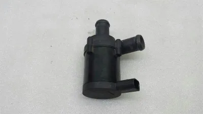 Audi S3 8P extra kylpump 1K0965561G kylvätskepump