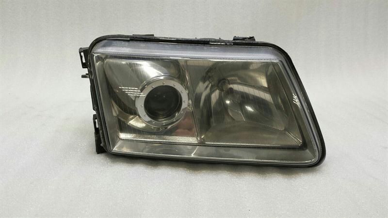 Audi S3 8L right headlamp headlights right spares or repair xenon