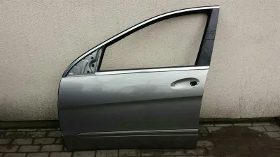Mercedes R Class W251 Drzwi przednie lewe A2517200905 Drzwi przednie lewe