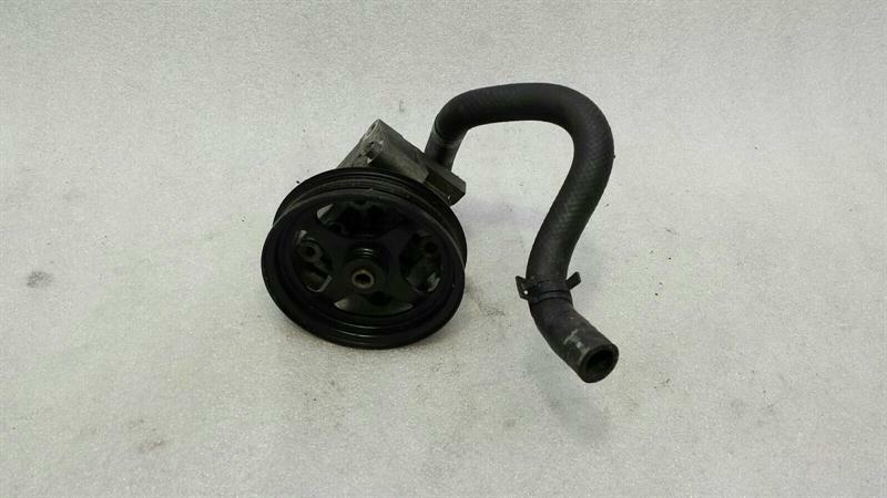 Jaguar XJ Jaguar XJ X350 X358 Power Steering Pump 7617955105 Power Steering Pump Body type: Saloon
Fuel: Petrol