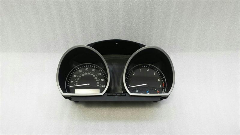 BMW Z4 (E85 / E86) BMW Z4 E85 E86 Instrument Cluster 9115055 Speedometer MPH Petrol 2.5i Body type: Convertible
Fuel: Petrol