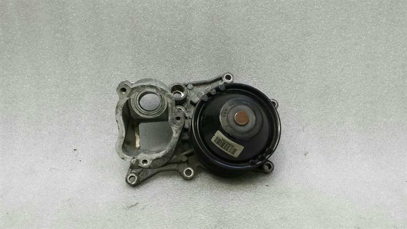 BMW 3 (E90 / E91 / E92 / E93) BMW 3 Series F30 Water Pump 11518516204 Water Pump Pump 320d