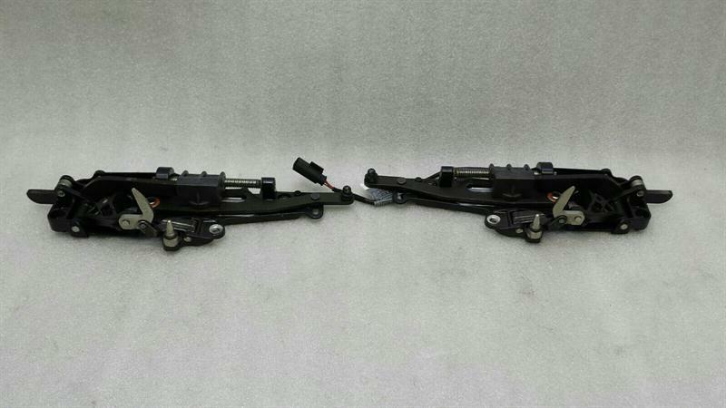 BMW 6 (E63 / E64) BMW 6 Series E64 Convertible Roof Lock Set 7156986 Top Lock Set
