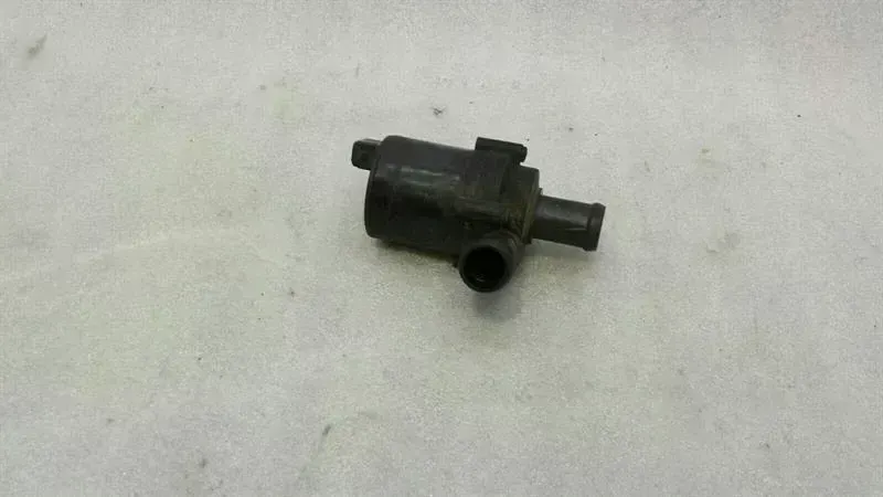 BMW 6 (E63 / E64) BMW 6 Series E63 Additional Cooling Pump 6930550 Coolant Pump Pump