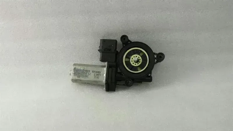 BMW 3 (E90 / E91 / E92 / E93) BMW 3 Series F30 FRH Door Window Motor 67627326768 Window Regulator Motor Front RE Body type: Saloon
Fuel: Diesel