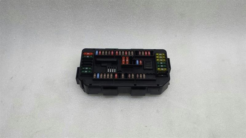 BMW 3 (E90 / E91 / E92 / E93) BMW 3 Series 2.0D Fuse Box F30 F31 320 922487903 Fuse Box Body type: Saloon
Fuel: Diesel