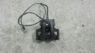 BMW Seria 3 F30 F31 2.0D Zacisk hamulcowy tylny prawy 34216850858 Hamulec 34216850860