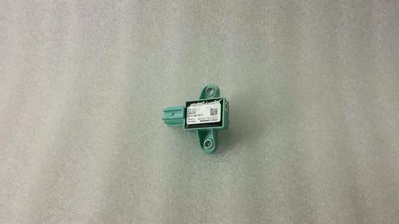 Audi Q5 (8R) Audi Q5 8R crash sensor 8K0955557C impact sensor Body type: SUV
Fuel: Diesel