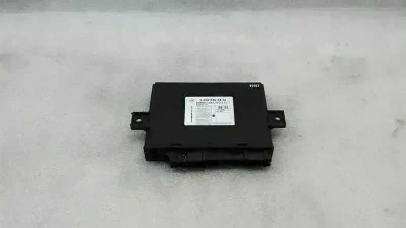 Mercedes-Benz A (W169) Mercedes SL R230 Keyless Go Module A2305453432 Keyless Go Control Unit Body type: Convertible
Fuel: Petrol