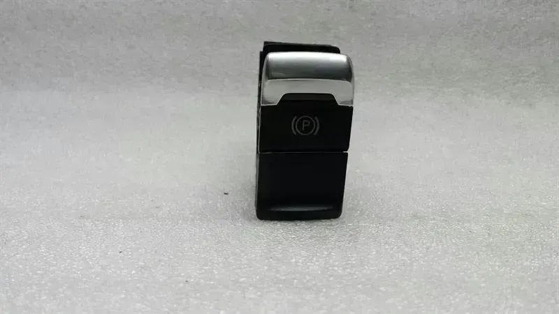 Audi Q5 (8R) Audi Q5 8R RHD Park Brake Adjustment Switch 8K2927225B Right Hand Drive Body type: SUV
Fuel: Diesel