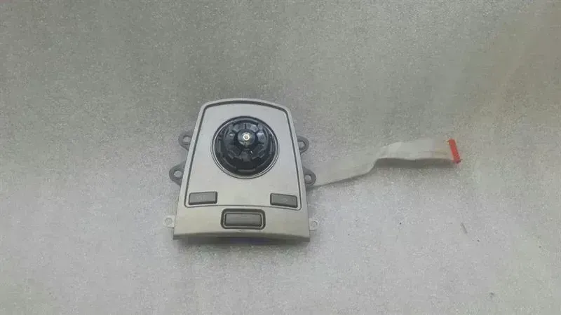 BMW 7 (E65 / E66 / E67 / E68) BMW 7 Series E65 E66 I Drive Controller Switch 6958365 Switch Body type: Saloon
Fuel: Diesel