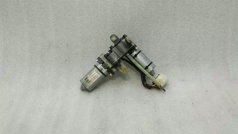 BMW 7 (E65 / E66 / E67 / E68) BMW 7 Series E65 E66 Steering Column Adjustment 6908961 Steering Wheel Engine Body type: Saloon
Fuel: Diesel
