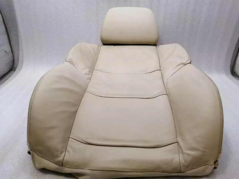 BMW 7 (E65 / E66 / E67 / E68) BMW 7 Series E65 FRH Sport Seat Bakrest 7115759 Front Right Seat Cover Body type: Saloon
Fuel: Diesel