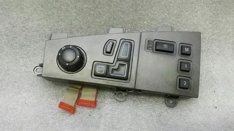 BMW 7 (E65 / E66 / E67 / E68) BMW 7 series E65 left seat switch 6971627 left seat switch Body type: Saloon
Fuel: Diesel