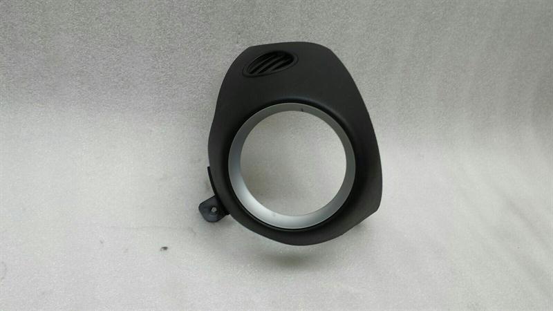 Mini Cooper (F65 / F66 / F67) 2024-... MINI COOPER S R56 Right Airvent Cover 2752798 Cover Air Outlet Right